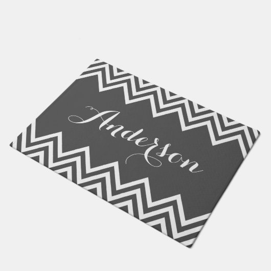 Moderne Houtskool Grijs Chevron Custom Monogram Deurmat (Schuin)