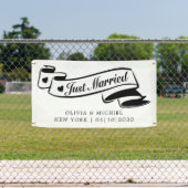 Moderne Huwelijksauto Met Hart 'Just Married' Bann Spandoek (Insitu)