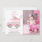 Moderne ijskremwagen op een dag kaart (Voorkant)