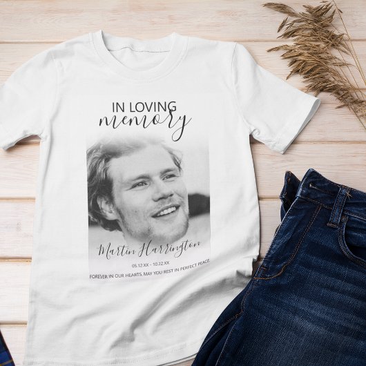 Moderne 'In Loving Memory' Foto T-Shirt