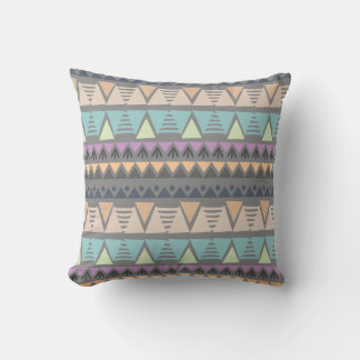 Moderne Indische geometrische driehoeken en strips Kussen