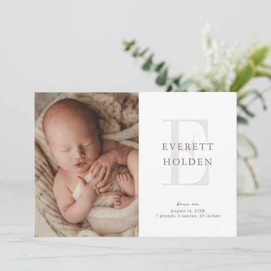 Moderne Initiaal Neutrale Baby 3 Foto geboorte Ann Aankondiging (Staand voorkant)