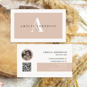 Moderne Initialen Naam Beige Ronde Foto QR Code Visitekaartje