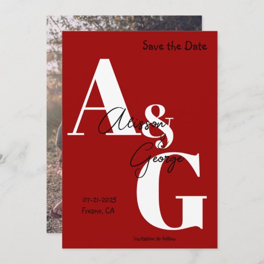 Moderne Initialen rode foto Save The Date (Voorkant / Achterkant)