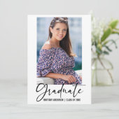 Moderne inkt Pen Calligraphy Script Afstuderen Aankondiging (Staand voorkant)