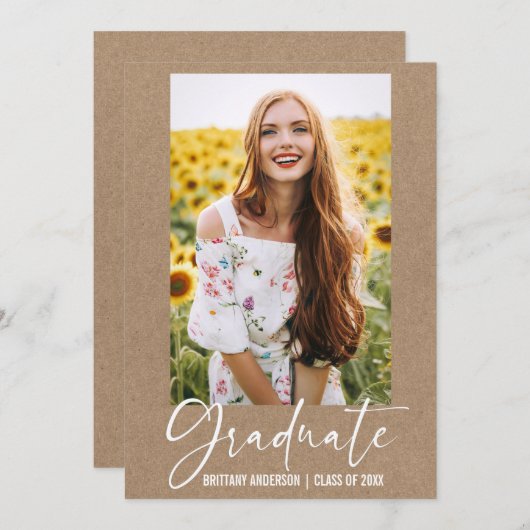 Moderne inktpen kalligrafie Kraft Afstuderen Aankondiging (Voorkant / Achterkant)