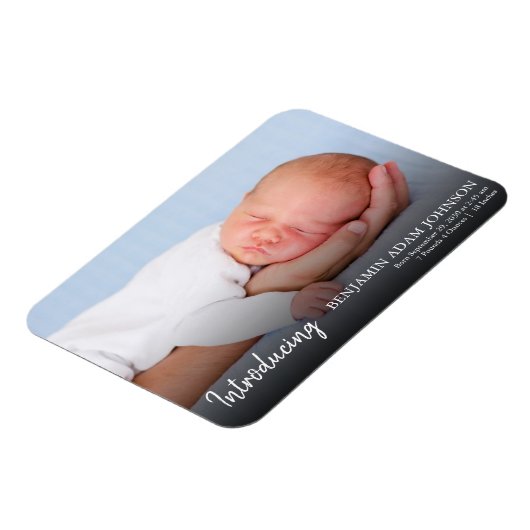 Moderne introducerende geboorte van de pasgeboren  magneet (Linkerzijde)