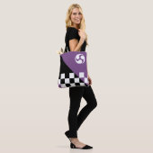 Moderne Japanse Checker en Mitsudomoe Patroon Tote Bag (Op model)