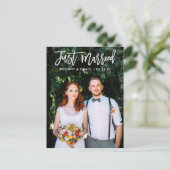 Moderne 'Just Married' Borstel Schrift Foto Bruilo Briefkaart (Staand voorkant)