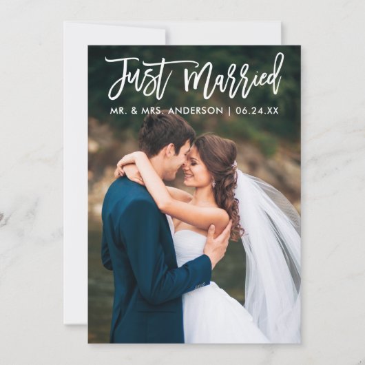 Moderne 'Just Married' Borstel Schrift Huwelijksfo Aankondiging (Voorkant)