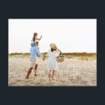 Moderne Kaart voor kerstfeestdag op strand<br><div class="desc">stijlvol kerstkaartontwerp met trendy mix van vet en script,  ruimte voor je gekozen foto aan de voorkant met strand en zee afbeelding aan de achterkant</div>