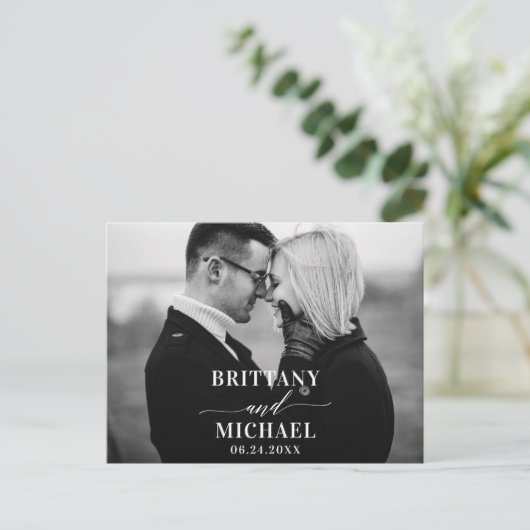 Moderne kalligrafie bespaart de datum zwart-wit briefkaart (Staand voorkant)