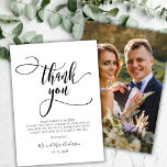 Moderne kalligrafie Boheemse Script Foto Bruiloft Bedankkaart<br><div class="desc">Moderne chique grillige kalligrafie script foto bruiloft dank u kaart. Stijlvolle bruiloft dank u sjabloon met een volledige verticale foto, "Dank u" tekst in een grillige wervelende hand belettering typografie swash tail lettertype script in zwart-wit. 2-zijdige kaart met pre-made bedankbericht aan de voorkant, en volledige foto aan de achterkant. Gemakkelijk...</div>