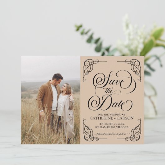 Moderne kalligrafie  foto Beige Save The Date (Staand voorkant)