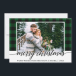 Moderne kalligrafie foto groen geruite kerst feestdagenkaart<br><div class="desc">Moderne kalligrafie Script Groen Plaid Paar Foto Kerst Kaart</div>