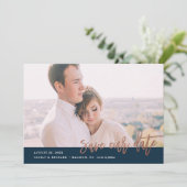 Moderne kalligrafie foto save the date (Staand voorkant)