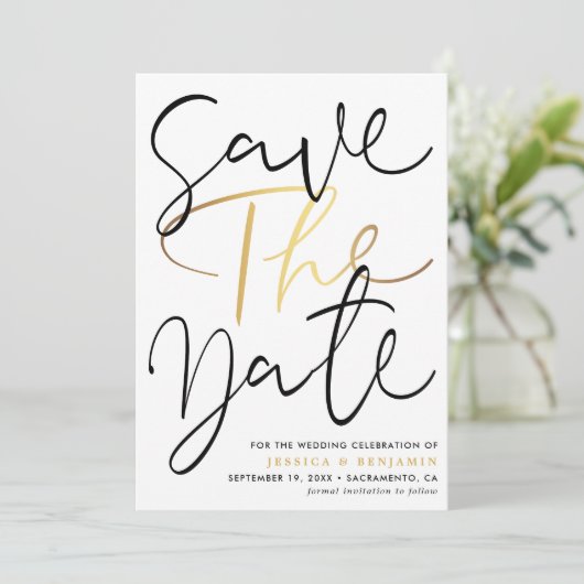 Moderne kalligrafie Fotobruiloft Save The Date (Staand voorkant)