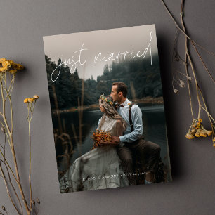 Moderne kalligrafie gewoon gehuwde foto-elopement aankondiging