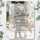 Moderne kalligrafie Gold Lijst Photo Wedding Kaart<br><div class="desc">Moderne Elegant Calligraphy Script Overlay Wedding Invitation met Gold Lijst - Foto voor en Foto terug</div>