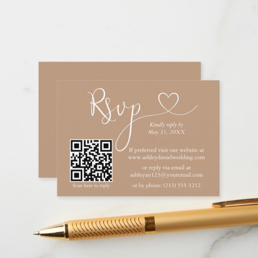 Moderne kalligrafie Hart Wedding QR RSVP Taupe Informatiekaartje (Voorkant / Achterkant in situ)