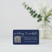 Moderne kalligrafie Heart Wedding Website QR Blue Informatiekaartje (Staand voorkant)