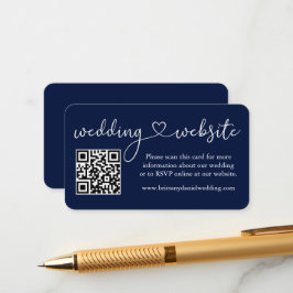 Moderne kalligrafie Heart Wedding Website QR Blue Informatiekaartje