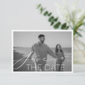 Moderne kalligrafie horizontale trouwfoto save the date (Staand voorkant)