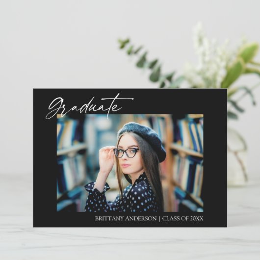 Moderne kalligrafie Ink Script Graduation Party Kaart (Staand voorkant)