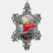 Moderne kalligrafie Paar Photo Engaged Tin Sneeuwvlok Ornament (Links)