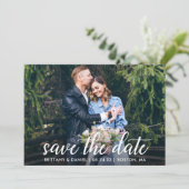 Moderne kalligrafie Paar Photo Wedding Wood Save The Date (Staand voorkant)