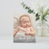 Moderne kalligrafie Pasgeboren Baby Foto Dank u Briefkaart (Staand voorkant)