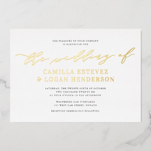 Moderne kalligrafie script bruiloft wit + goud folie uitnodiging (Voorkant)