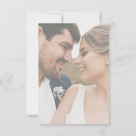 Moderne kalligrafie vervaagde bruiloft 2 foto's kaart (Achterkant)