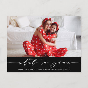 Moderne kalligrafie wat een jaarlijkse zwarte foto feestdagenkaart