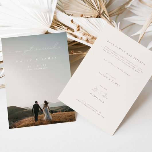 Moderne kalligrafie we hebben een gehuwd fotohuwel aankondiging