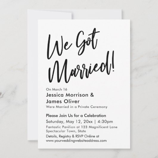 Moderne kalligrafieminimalist we zijn getrouwd! kaart (Voorkant)