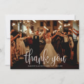 Moderne kalligrafiescript Weddenfoto Bedankkaart (Voorkant)