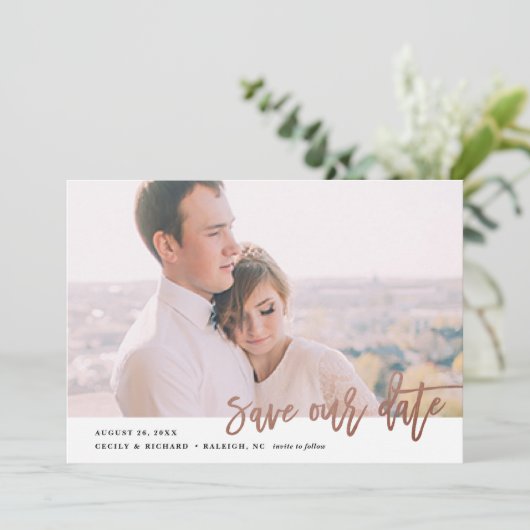 Moderne kalligrafische foto slaat de datum op save the date (Staand voorkant)