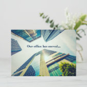 Moderne Kantoor Gebouw Verandering van Adres Verhu Aankondiging (Staand voorkant)