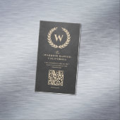 Moderne kapperszaak zwart lederen monogram kapster magnetisch visitekaartje (Voorbeeld)