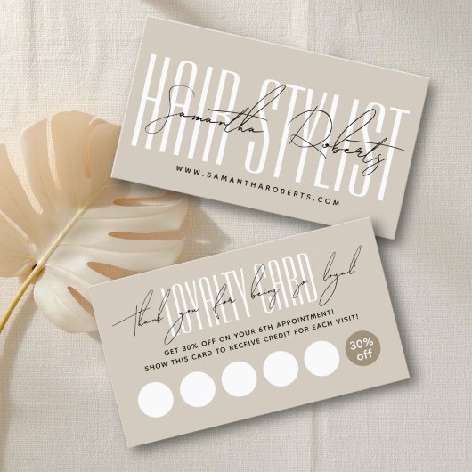 Moderne kapsalon script typografie beige klantenkaartje