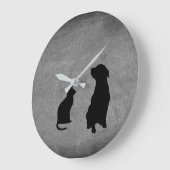 Moderne kat en hond. silhouettes-huisdieren op kar grote klok (Hoek)