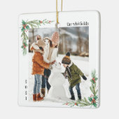 Moderne kerst in sneeuwfamilie Foto Mistletoe Keramisch Ornament (Links)