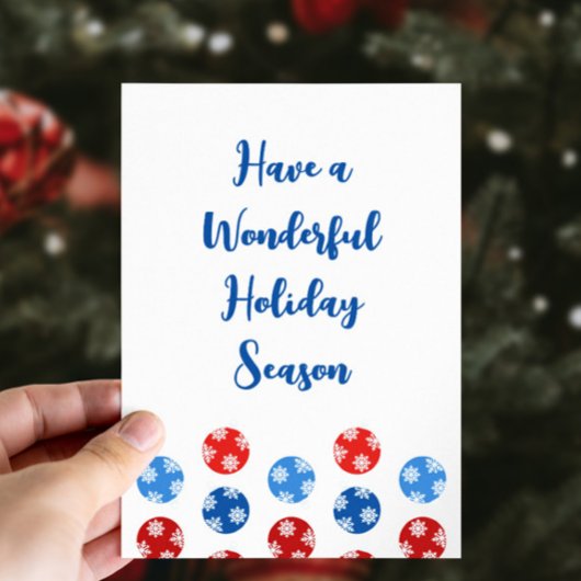 Moderne kerstblauwe en rode ornamenten feestdagenkaart