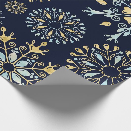 Moderne kerstblauwe waterverf Snowflake Cadeaupapier (Hoek)