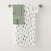 Moderne kerstbomen Sage Olive Green Pattern Bad Handdoek (Insitu)