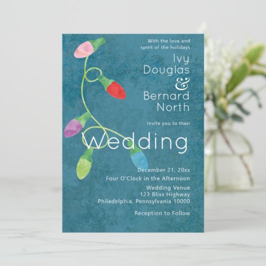 Moderne kerstbruiloft met vakantielichten aankondiging (Staand voorkant)