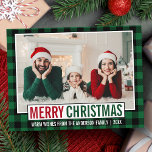 Moderne kerstfamilie foto groene foto briefkaart<br><div class="desc">Modern Merry Christmas Familie Foto Groen en Rood Vakantie Briefkaart - Rustiek Groen Plaid</div>