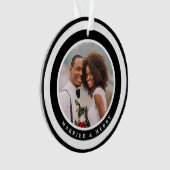 Moderne kerstfoto met gehuwd en vrolijk kerstfeest ornament (voorkant)