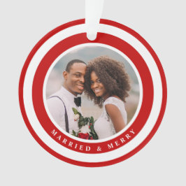 Moderne kerstfoto met gehuwd en vrolijk kerstfeest ornament